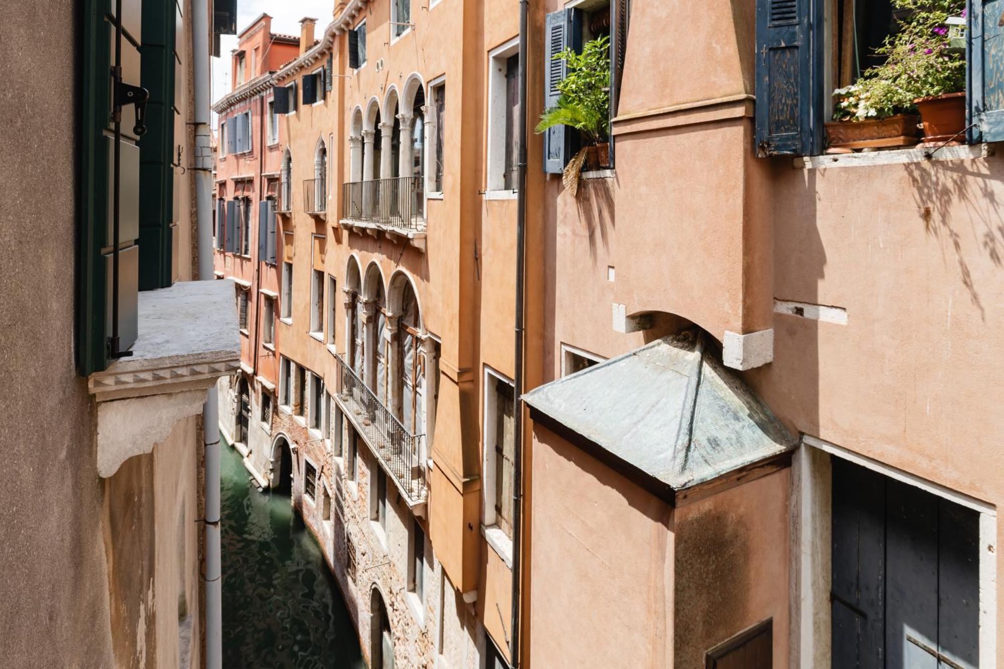 San Marco Canal View By Bricola Apartments Венеция Экстерьер фото